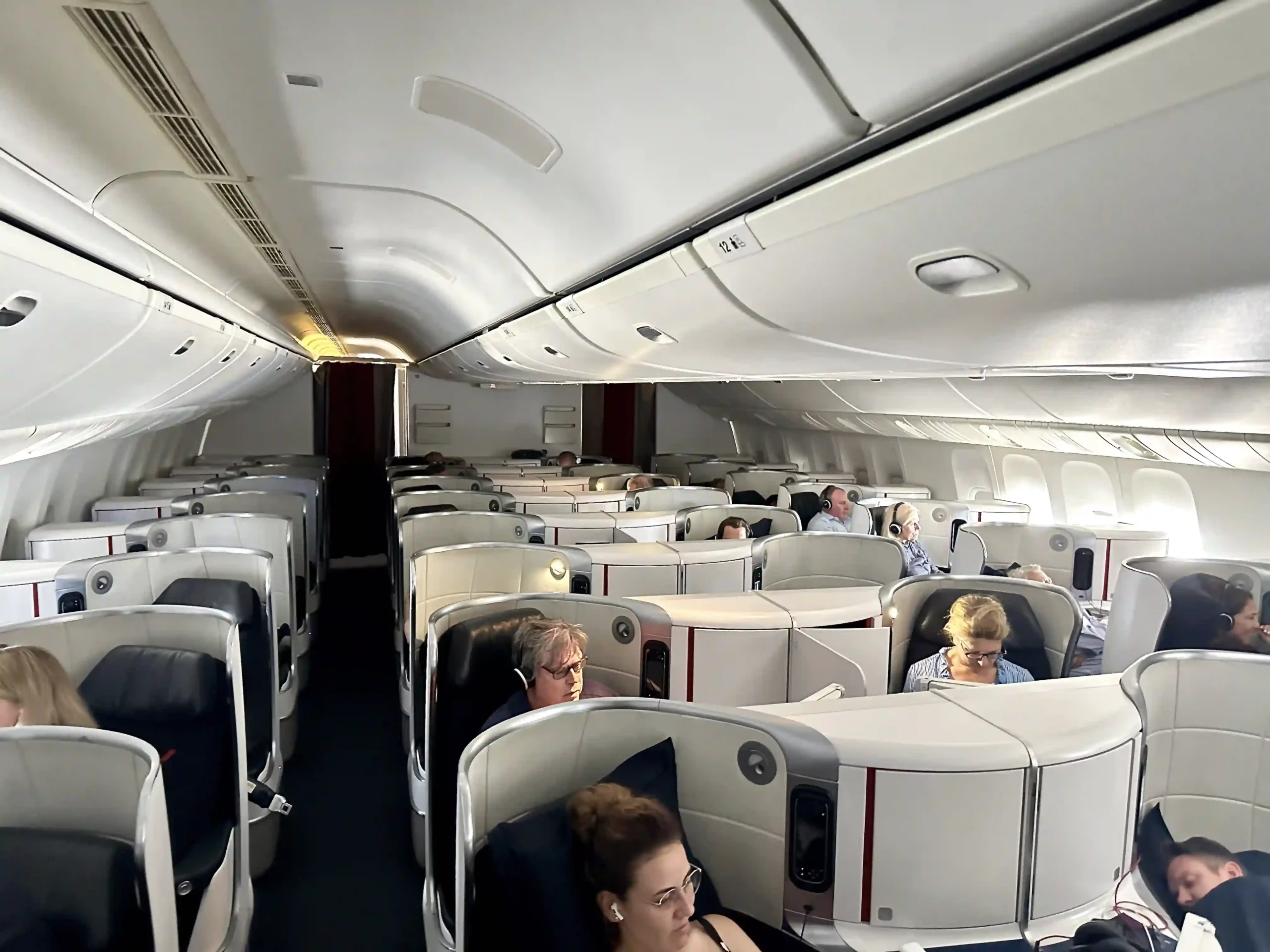 Review Air France Business Class 777300ER (CDGJFK)